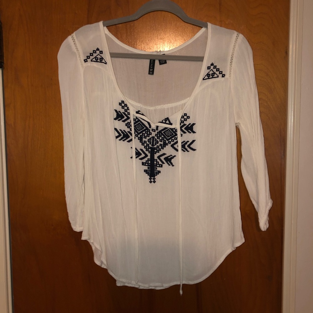 Full Tilt 3-Quarter Sleeve Distressed Top